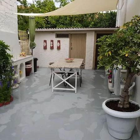 Antique غزيلوكاسترون