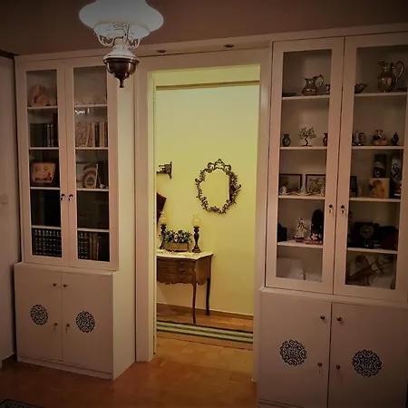 Apartment Antique Xylokastro